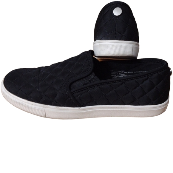 Women's Mossimo Supply Co. Quilted Slip-Ons - Picture 2 of 6